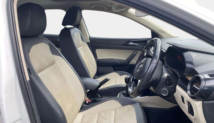 2022 Skoda SLAVIA STYLE 1.0L TSI MT, Petrol, Manual, 28,712 km, Right Side Front Door Cabin