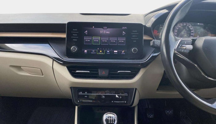 2022 Skoda SLAVIA STYLE 1.0L TSI MT, Petrol, Manual, 28,712 km, Air Conditioner