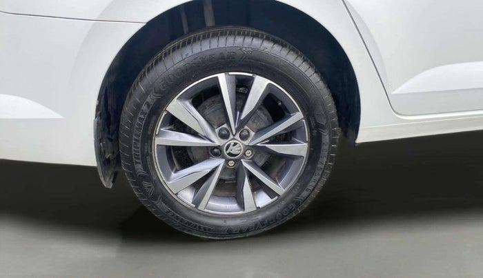 2022 Skoda SLAVIA STYLE 1.0L TSI MT, Petrol, Manual, 28,712 km, Right Rear Wheel