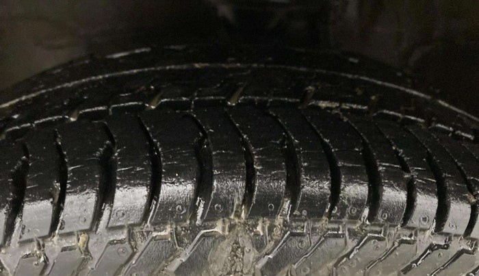 2015 Maruti Alto K10 VXI AMT, Petrol, Automatic, 25,854 km, Left Front Tyre Tread