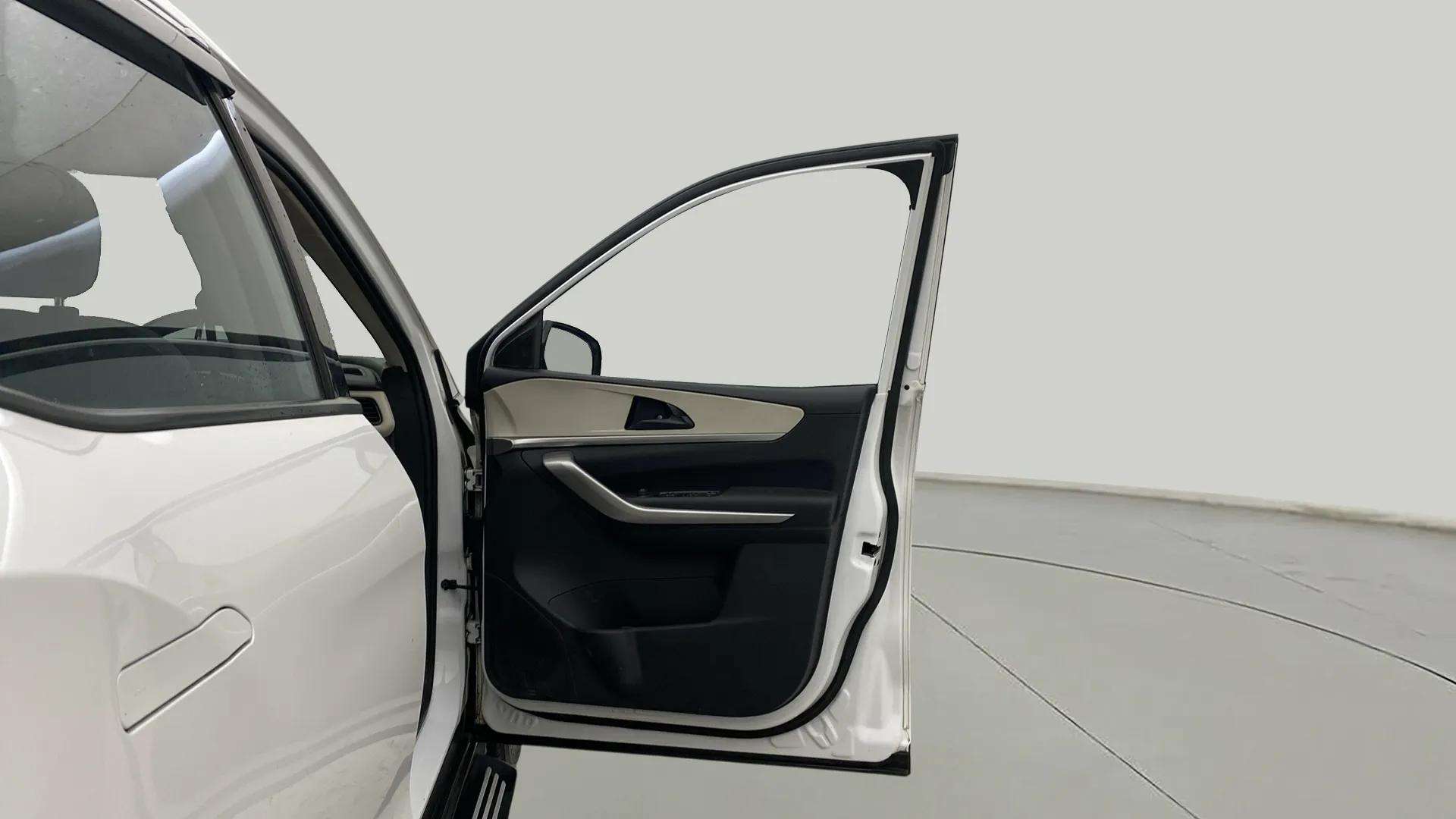 RHS-Front-Door-Open-32