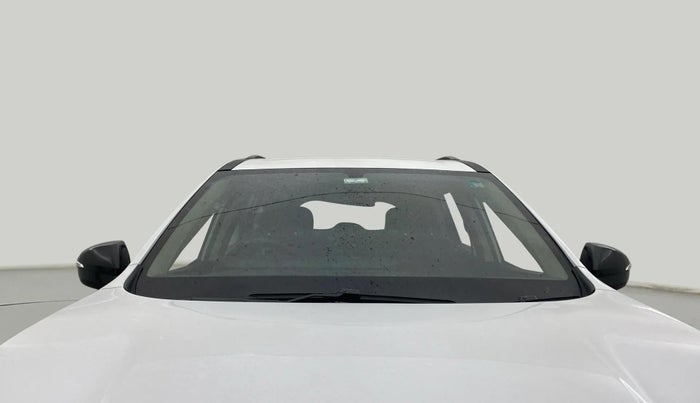 2022 Mahindra XUV700 MX D MT 5 STR, Diesel, Manual, 77,160 km, Front Windshield