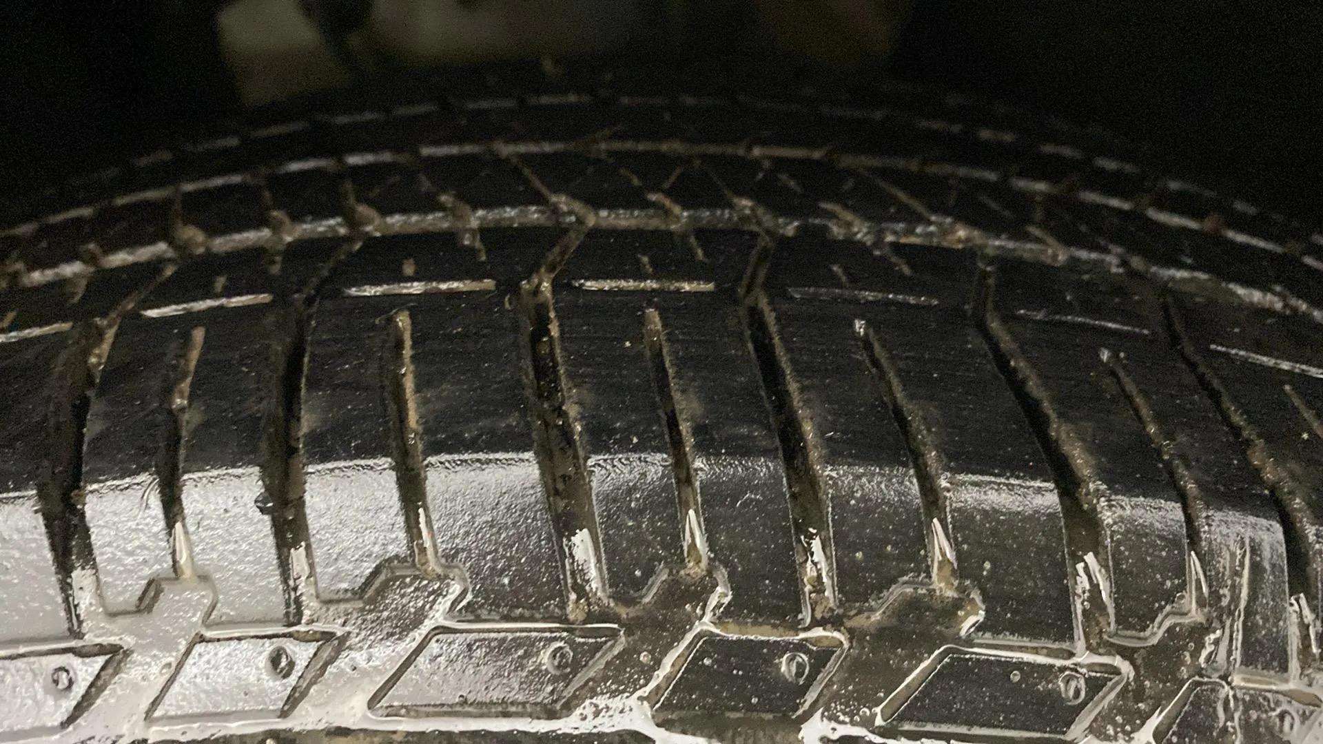 RHS-Front-Tyre-Tread-18