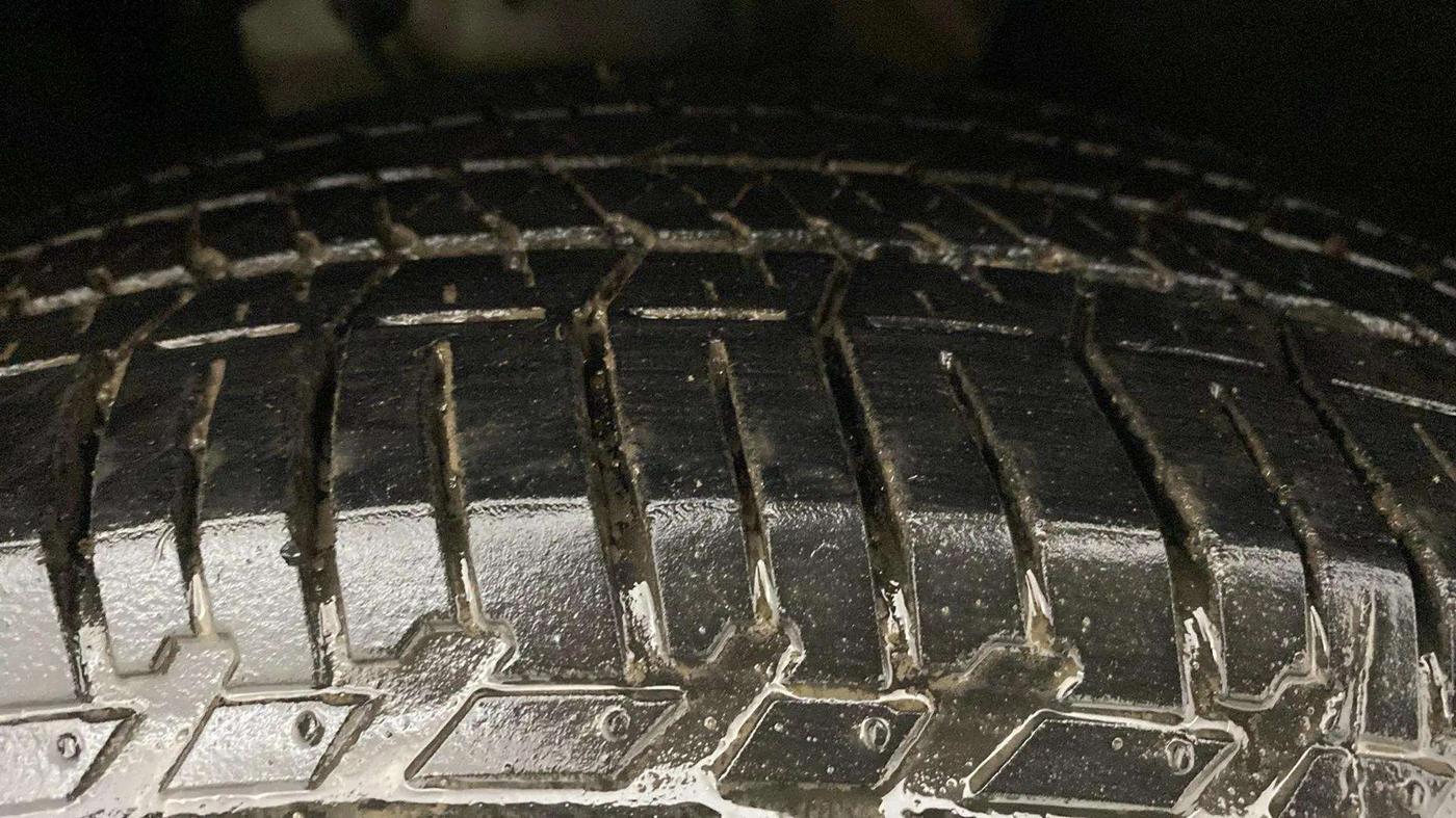 2022 Mahindra XUV700 MX D MT 5 STR, Diesel, Manual, 77,160 km, Right Front Tyre Tread