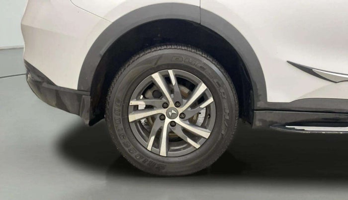 2022 Mahindra XUV700 MX D MT 5 STR, Diesel, Manual, 77,160 km, Right Rear Wheel