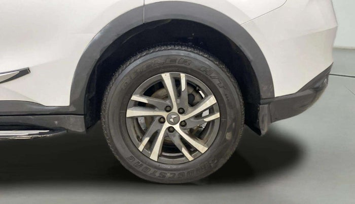 2022 Mahindra XUV700 MX D MT 5 STR, Diesel, Manual, 77,160 km, Left Rear Wheel