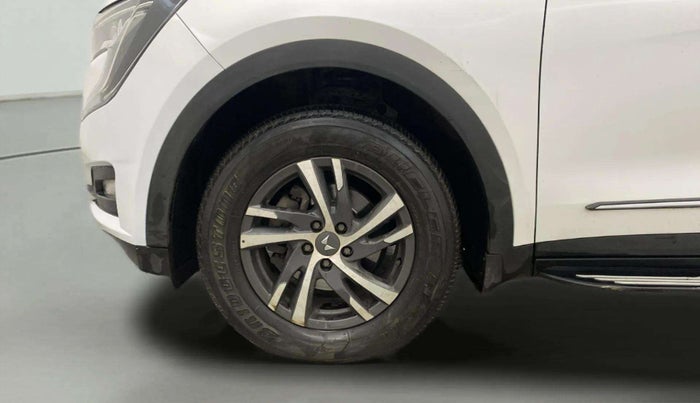 2022 Mahindra XUV700 MX D MT 5 STR, Diesel, Manual, 77,160 km, Left Front Wheel