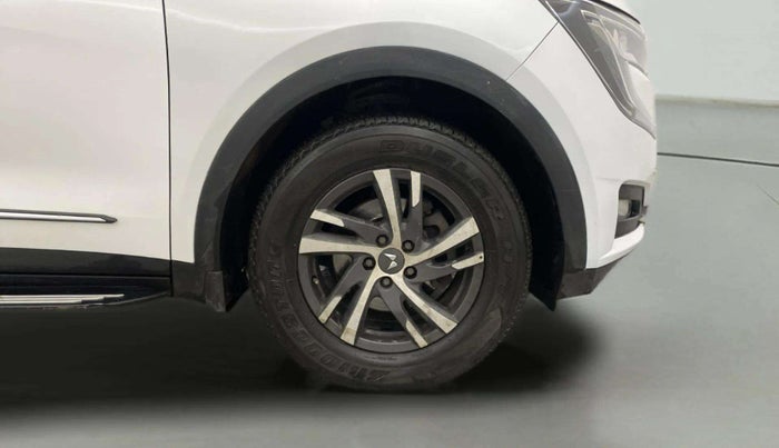 2022 Mahindra XUV700 MX D MT 5 STR, Diesel, Manual, 77,160 km, Right Front Wheel