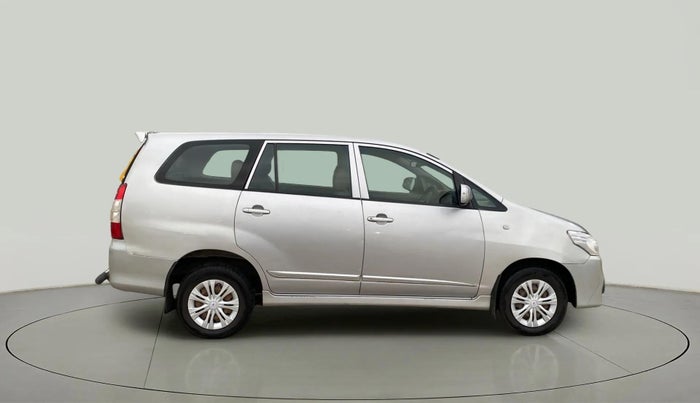 2015 Toyota Innova 2.5 GX 7 STR, Diesel, Manual, 1,40,369 km, Right Side View