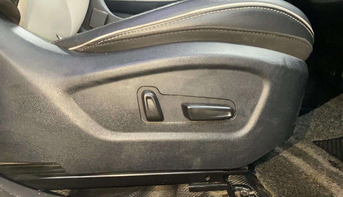 2020 Hyundai Creta 1.5 SX (O), Diesel, Manual, Driver Side Adjustment Panel
