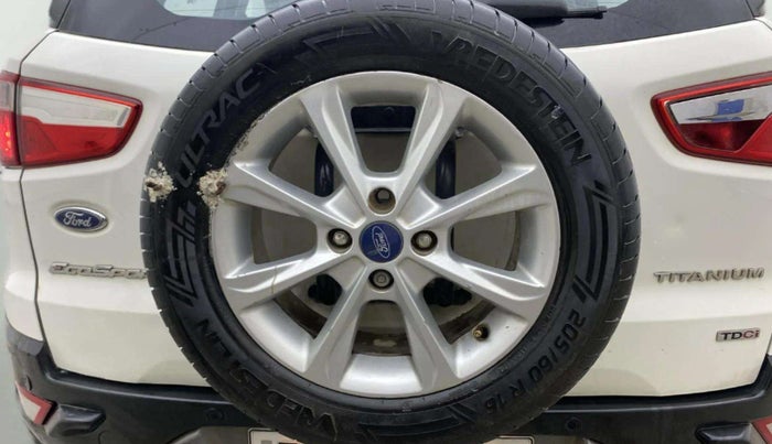 2020 Ford Ecosport TITANIUM 1.5L DIESEL, Diesel, Manual, 1,06,568 km, Spare Tyre