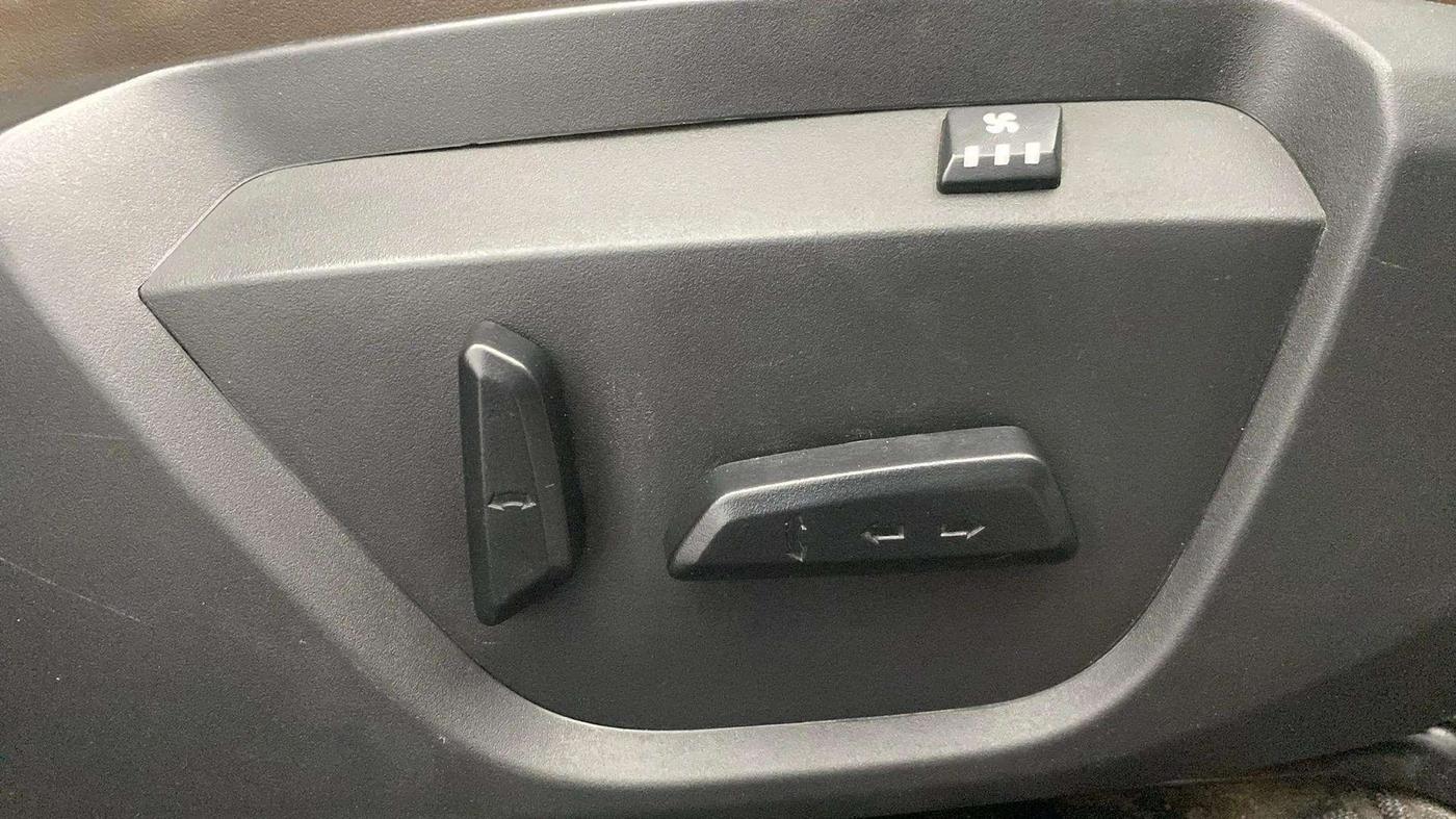 2022 Tata Harrier XZ PLUS 2.0L, Diesel, Manual, 87,490 km, Driver Side Adjustment Panel