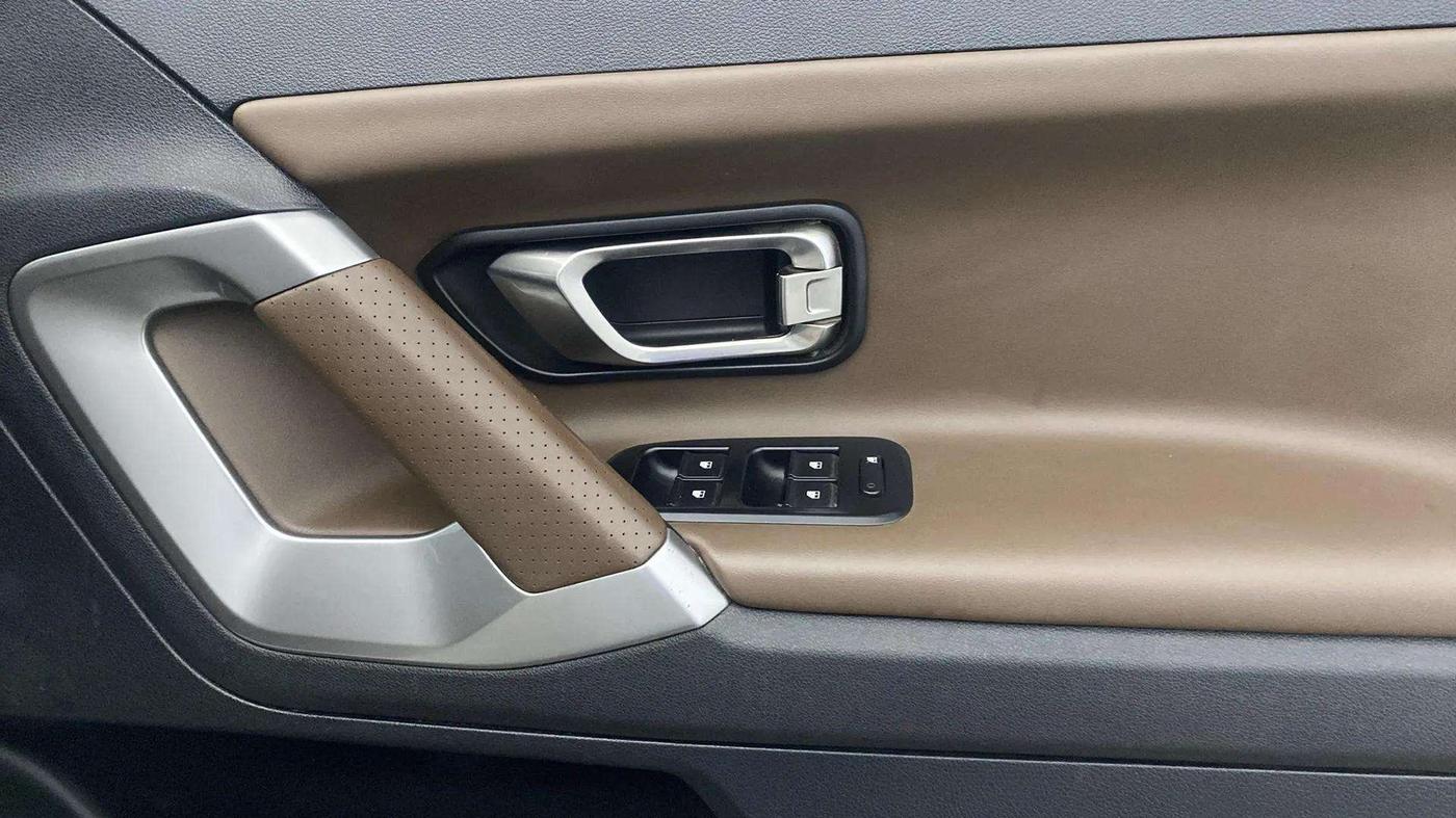 2022 Tata Harrier XZ PLUS 2.0L, Diesel, Manual, 87,490 km, Driver Side Door Panels Control