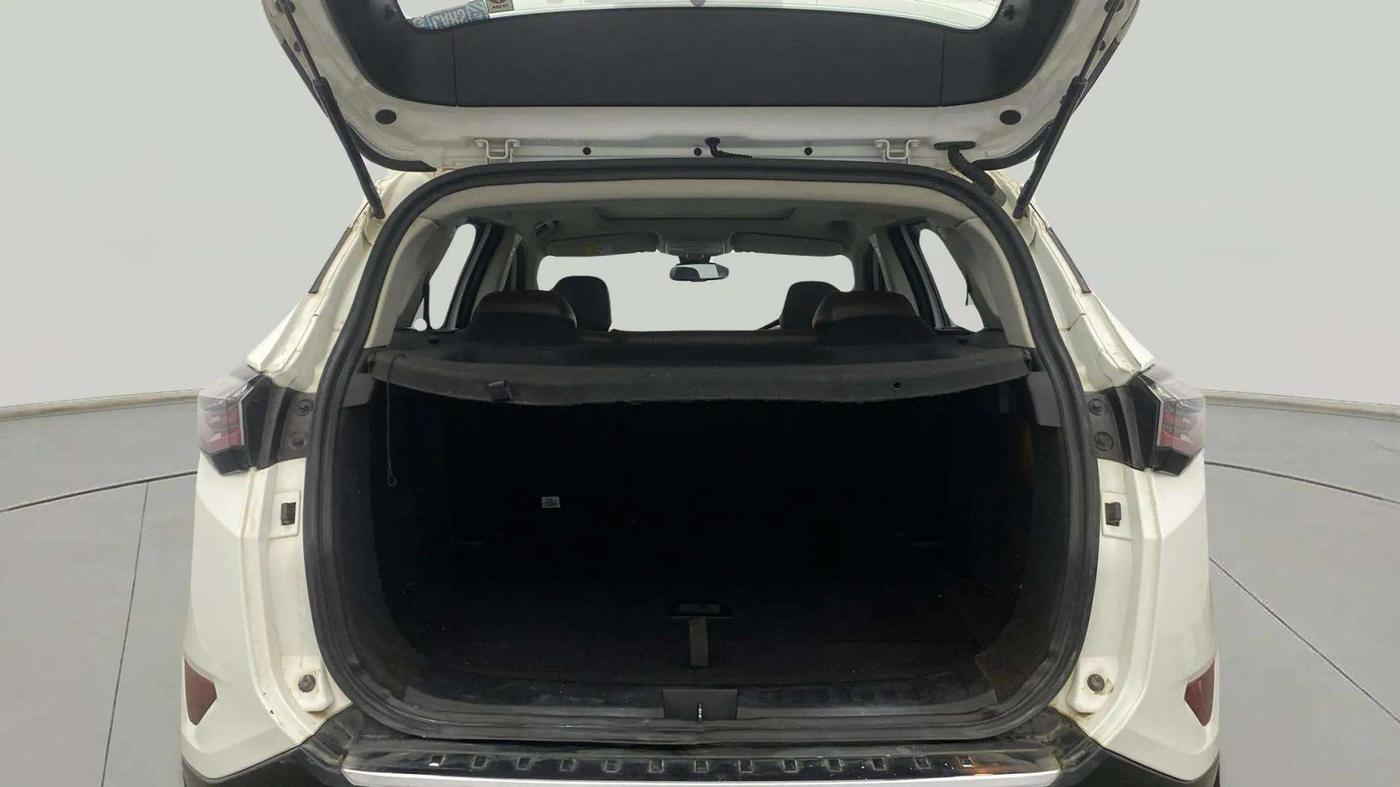 2022 Tata Harrier XZ PLUS 2.0L, Diesel, Manual, 87,490 km, Boot Inside