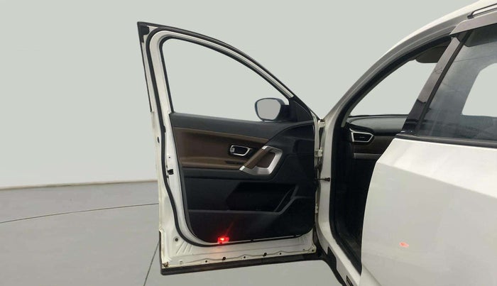 2022 Tata Harrier XZ PLUS 2.0L, Diesel, Manual, 87,305 km, LHS Front Door