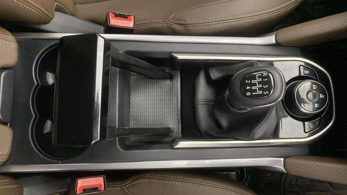2022 Tata Harrier XZ PLUS 2.0L, Diesel, Manual, 87,490 km, Gear Lever