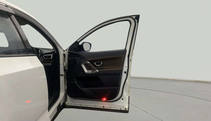 2022 Tata Harrier XZ PLUS 2.0L, Diesel, Manual, 87,305 km, RHS Front Door