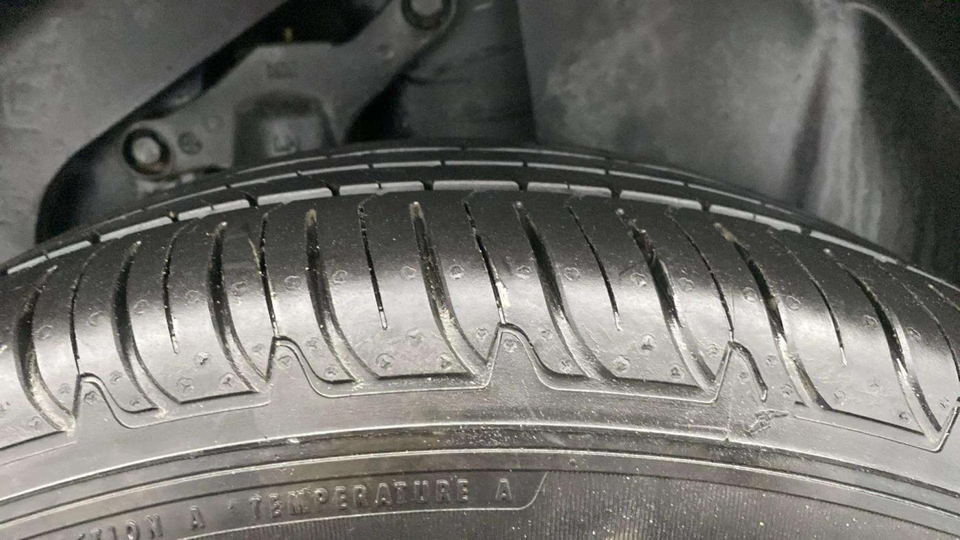 2022 Tata Harrier XZ PLUS 2.0L, Diesel, Manual, 87,490 km, Left Rear Tyre Tread