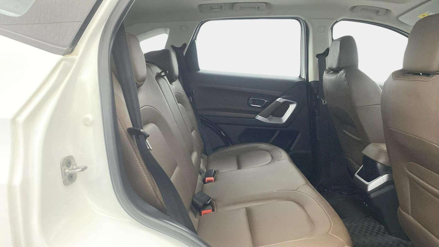 2022 Tata Harrier XZ PLUS 2.0L, Diesel, Manual, 87,490 km, Right Side Rear Door Cabin