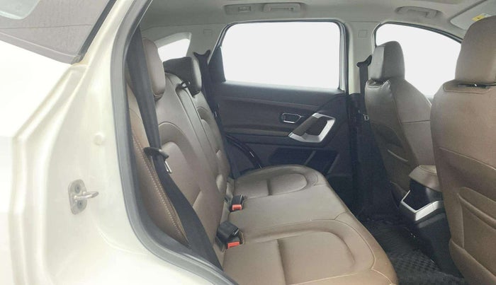 2022 Tata Harrier XZ PLUS 2.0L, Diesel, Manual, 87,305 km, Right Side Rear Door Cabin