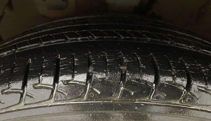 2016 Hyundai Verna 1.4 VTVT, Petrol, Manual, 29,984 km, Left Front Tyre Tread