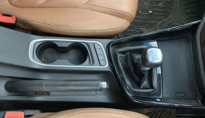 2021 MG HECTOR PLUS SELECT 2.0 DIESEL TURBO MT 7-STR, Diesel, Manual, 24,810 km, Gear Lever