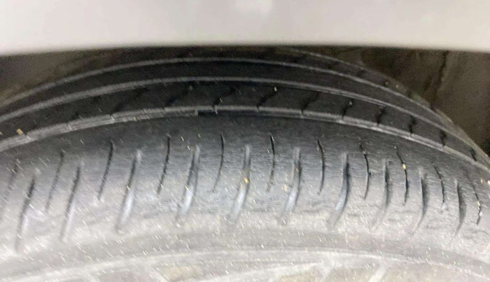 2020 KIA SONET HTK PLUS 1.5, Diesel, Manual, 59,482 km, Left Front Tyre Tread