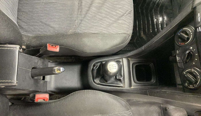 2015 Maruti Swift VXI, Petrol, Manual, 1,32,445 km, Gear Lever