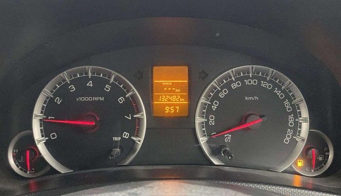 2015 Maruti Swift VXI, Petrol, Manual, 1,32,445 km, Odometer Image