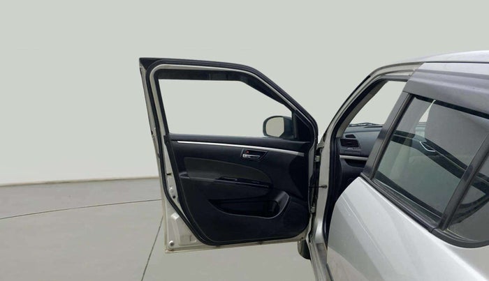 2015 Maruti Swift VXI, Petrol, Manual, 1,32,445 km, LHS Front Door