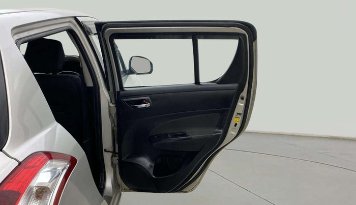 2015 Maruti Swift VXI, Petrol, Manual, 1,32,445 km, RHS Rear Door