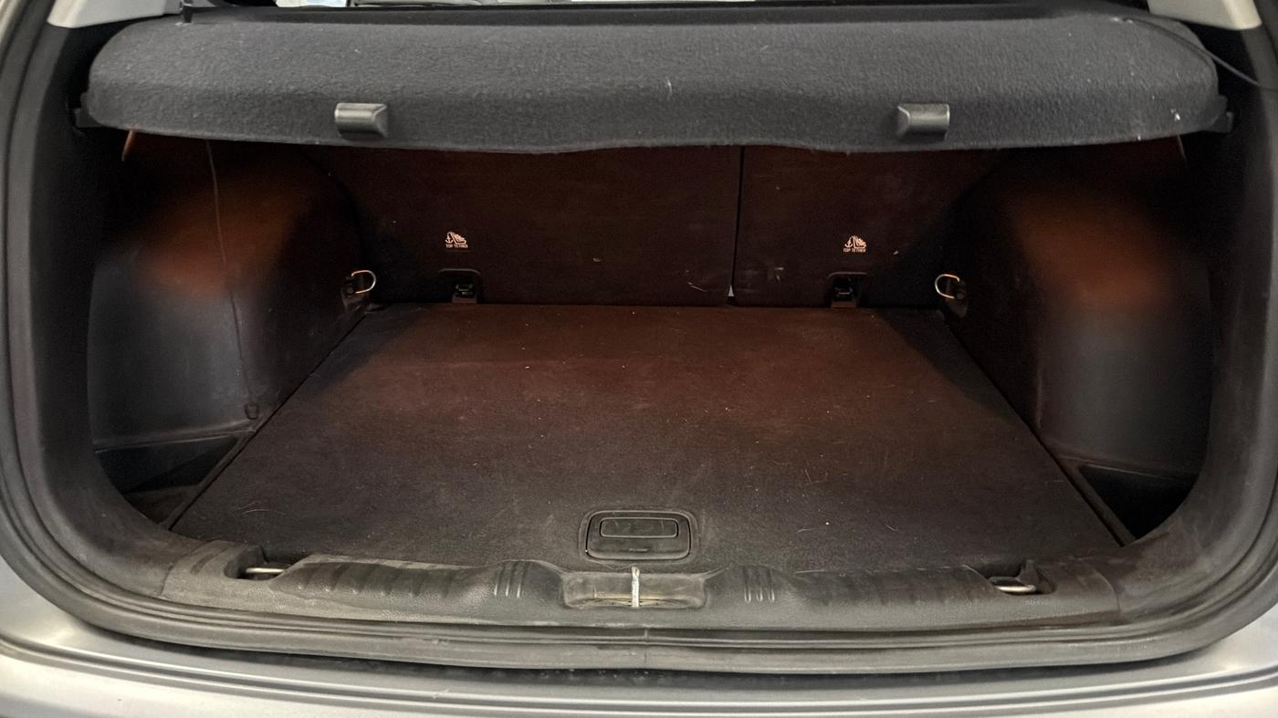 2018 Jeep Compass LIMITED 1.4 PETROL AT, Petrol, Automatic, 89,441 km, Boot Inside