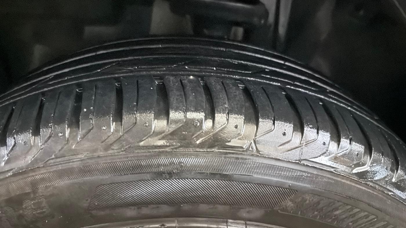 2018 Jeep Compass LIMITED 1.4 PETROL AT, Petrol, Automatic, 89,441 km, Left Front Tyre Tread
