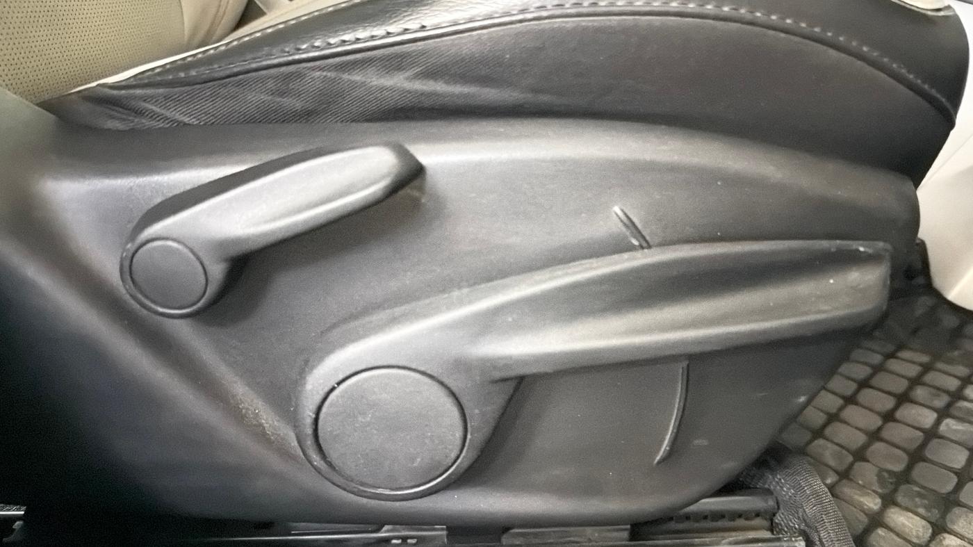 2018 Jeep Compass LIMITED 1.4 PETROL AT, Petrol, Automatic, 89,441 km, Driver Side Adjustment Panel