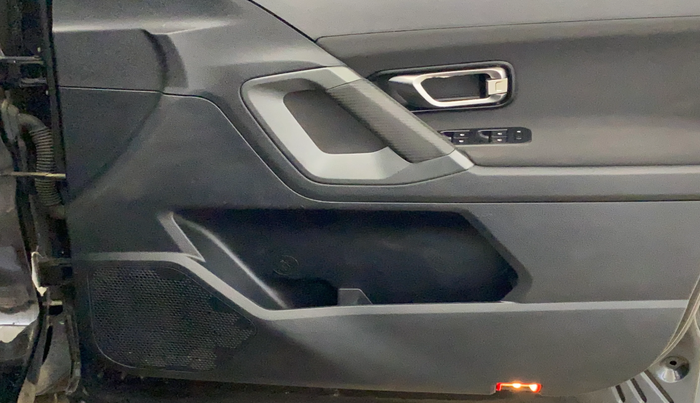 2021 Tata Harrier XT PLUS 2.0L KRYOTEC, Diesel, Manual, 51,752 km, Driver Side Door Panels Control