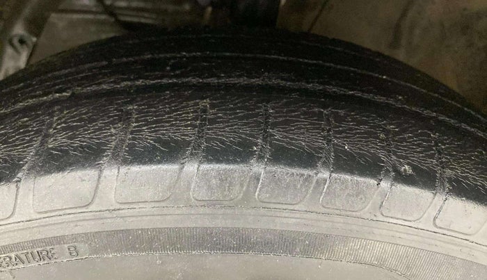 2020 Maruti Swift VXI, Petrol, Manual, 68,368 km, Left Front Tyre Tread