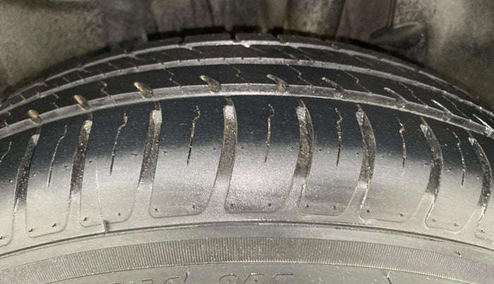 2020 Maruti Swift VXI, Petrol, Manual, 68,368 km, Left Rear Tyre Tread