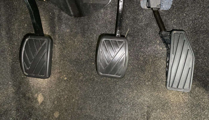 2020 Maruti Swift VXI, Petrol, Manual, 68,368 km, Pedals