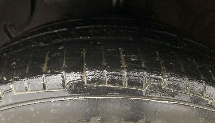 2014 Hyundai Xcent S (O) 1.2, Petrol, Manual, 75,588 km, Left Front Tyre Tread
