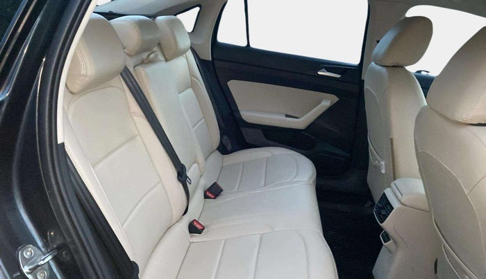 2023 Volkswagen VIRTUS HIGHLINE TSI 1.0 MT, Petrol, Manual, 24,463 km, Right Side Rear Door Cabin