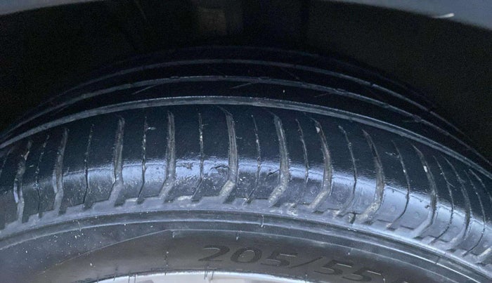 2023 Volkswagen VIRTUS HIGHLINE TSI 1.0 MT, Petrol, Manual, 24,463 km, Right Front Tyre Tread