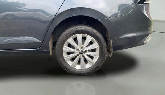 2023 Volkswagen VIRTUS HIGHLINE TSI 1.0 MT, Petrol, Manual, 24,463 km, Left Rear Wheel
