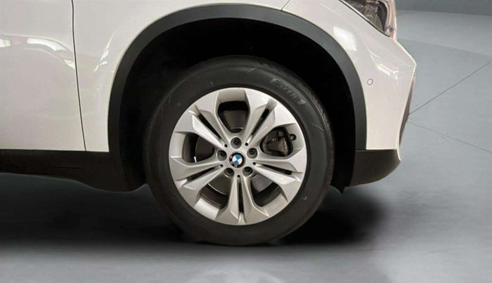 2020 BMW X1 SDRIVE 20i SPORTX, Petrol, Automatic, 32,663 km, Right Front Wheel