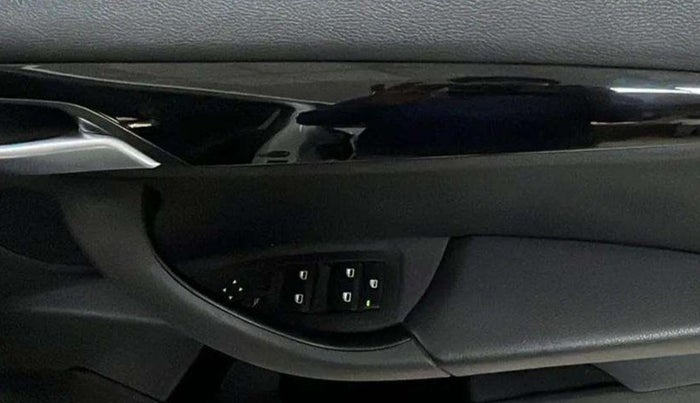 2020 BMW X1 SDRIVE 20i SPORTX, Petrol, Automatic, 32,663 km, Driver Side Door Panels Control