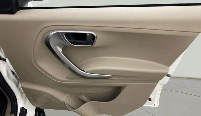 2024 Mahindra BOLERO NEO N 10 (O), Diesel, Manual, 7,719 km, Driver Side Door Panels Control
