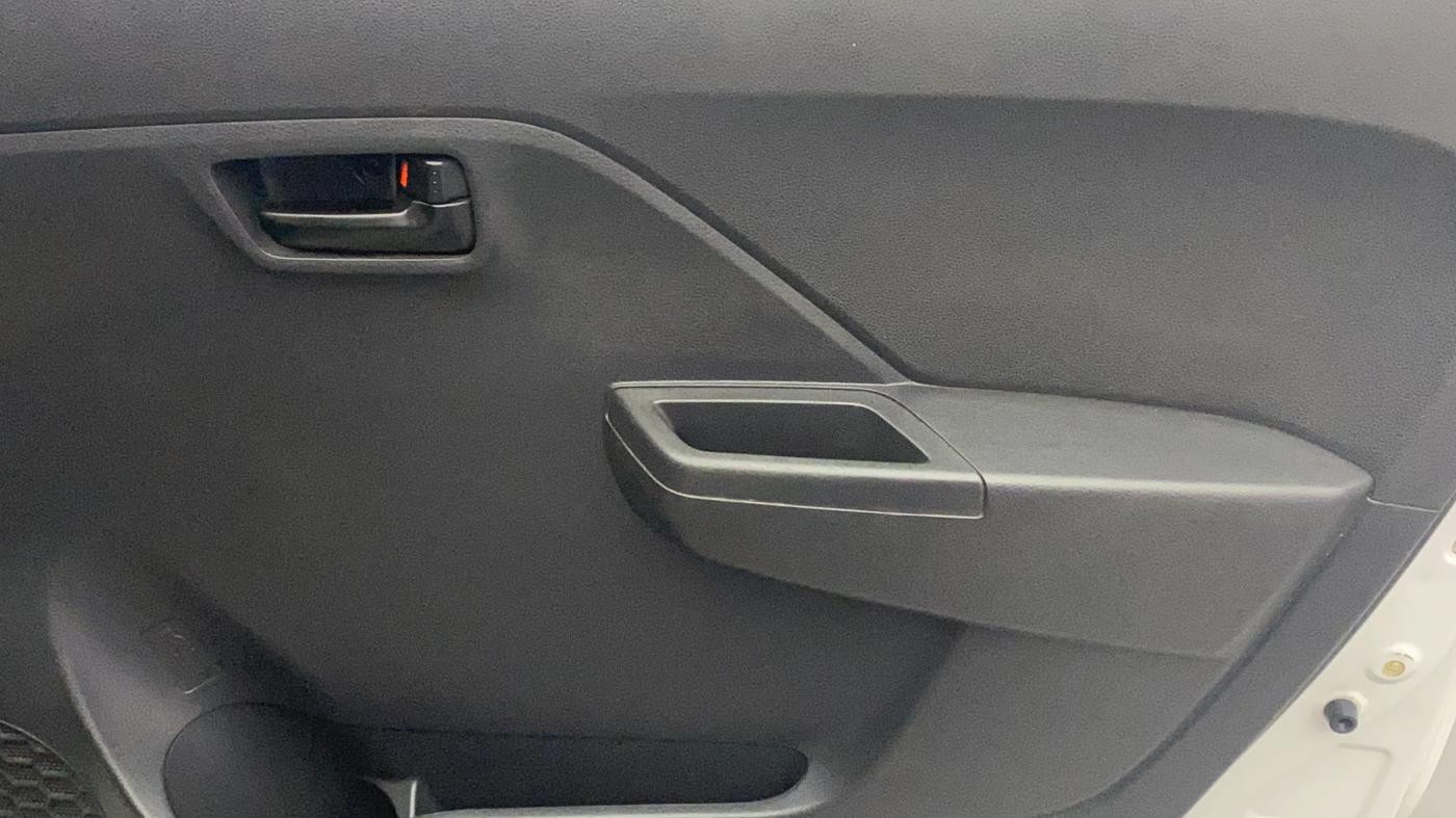 2023 Maruti Alto K10 VXI, Petrol, Manual, 10,809 km, Driver Side Door Panels Control