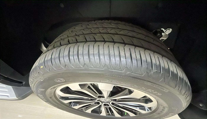 2023 MG GLOSTER SAVVY 2.0 TURBO 7 STR 2WD, Diesel, Automatic, 8,181 km, Right Rear Tyre Tread