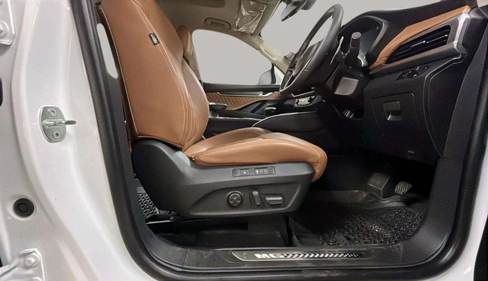 2023 MG GLOSTER SAVVY 2.0 TURBO 7 STR 2WD, Diesel, Automatic, 8,181 km, Driver Side Adjustment Panel