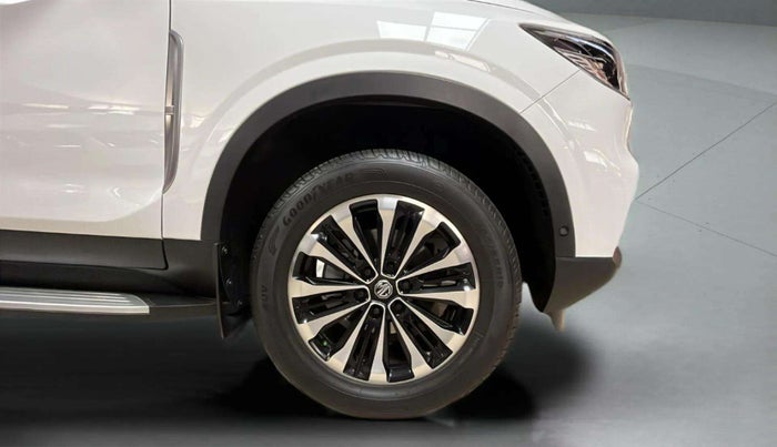 2023 MG GLOSTER SAVVY 2.0 TURBO 7 STR 2WD, Diesel, Automatic, 8,181 km, Right Front Wheel
