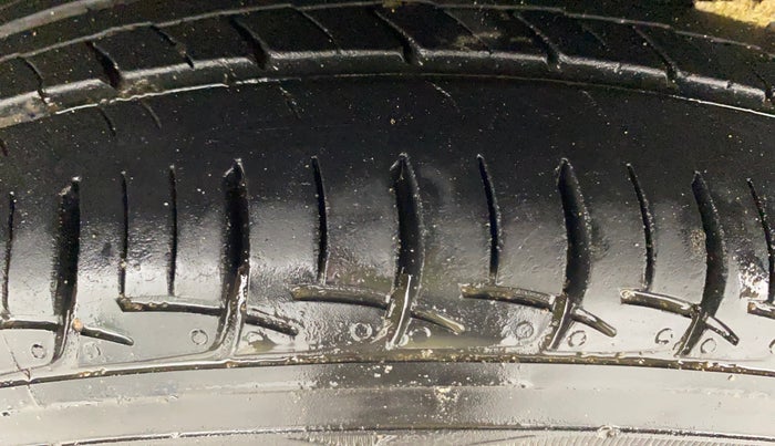 2016 Hyundai Xcent S 1.2, Petrol, Manual, 88,302 km, Left Front Tyre Tread